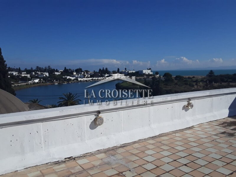 Villa S+6 avec piscine à Carthage